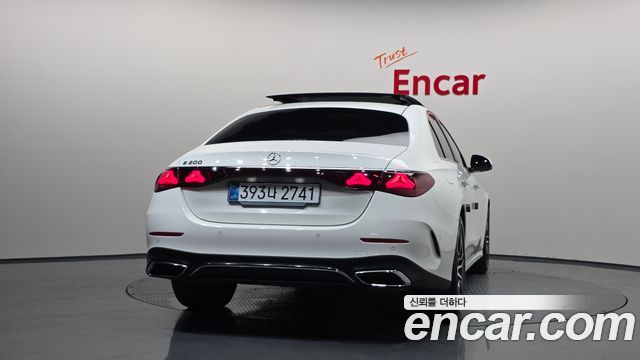 Mercedes-Benz E-Class W214 E200 AMG Line - фото 3