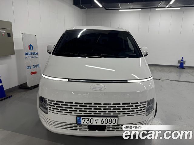Hyundai Staria 4WD Tourer 11-Seater Modern - фото 0