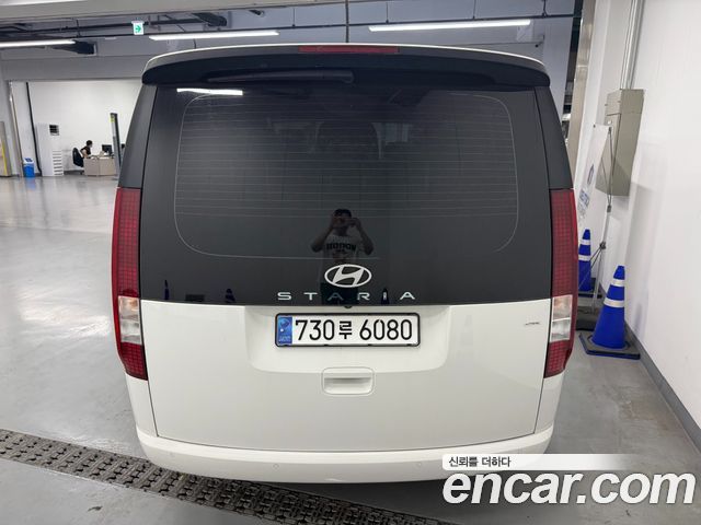 Hyundai Staria 4WD Tourer 11-Seater Modern - фото 2