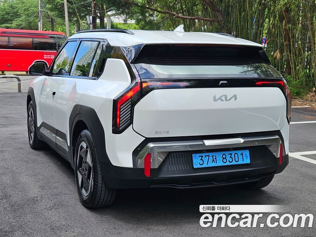 Kia EV3 Long Range 2WD Earth - фото 4