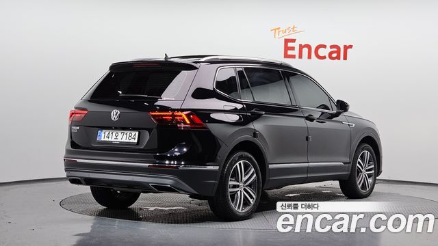 Volkswagen Tiguan 2.0 TDI Prestige - фото 1