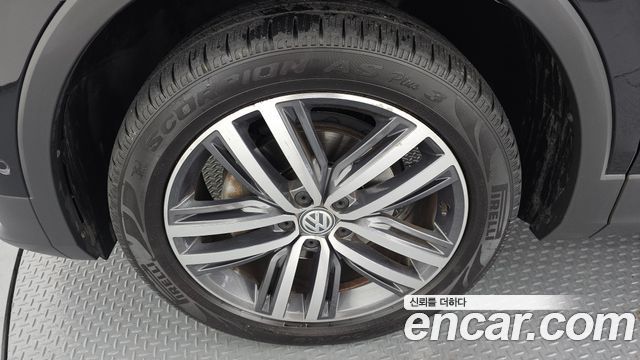 Volkswagen Tiguan 2.0 TDI Prestige - фото 4