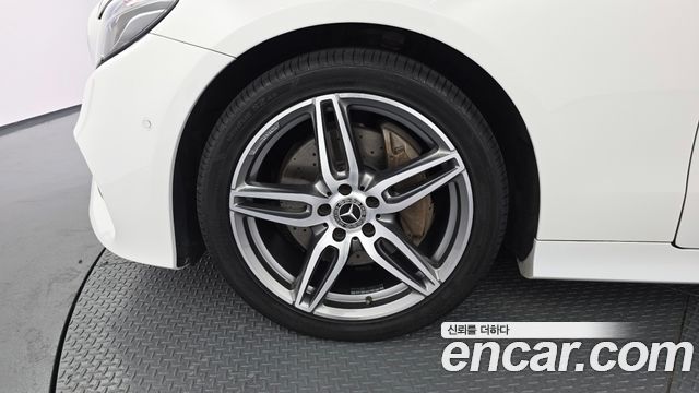 Mercedes-Benz E-Class W213 E220d Coupe - фото 4