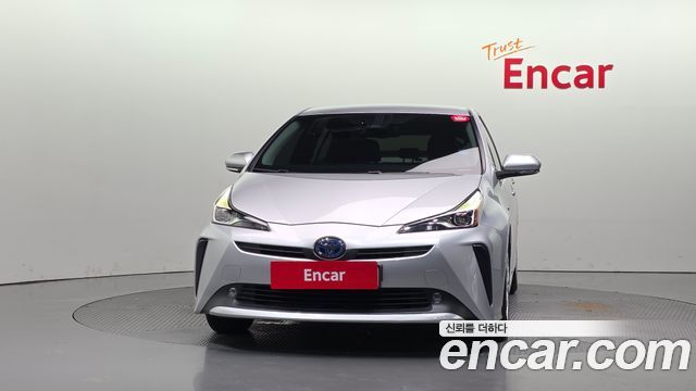 Toyota Prius 4-го поколения 1.8 - фото 2