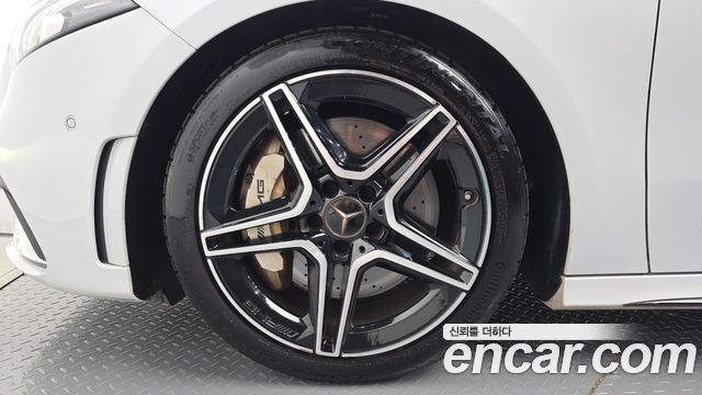 Mercedes-Benz A-Class W177 AMG A35 4MATIC Sedan - фото 4