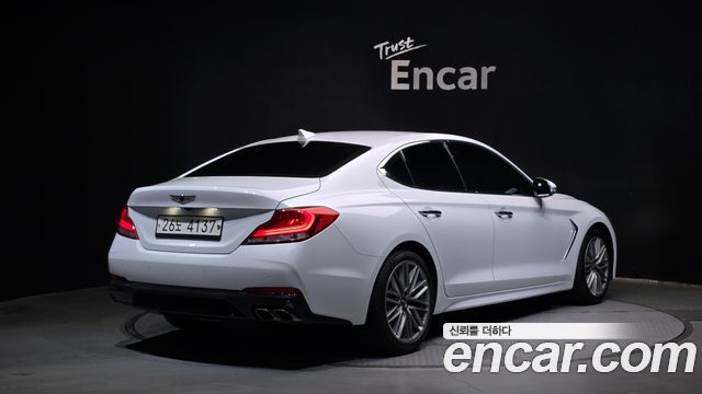 Genesis G70 2.0T Elite - фото 1