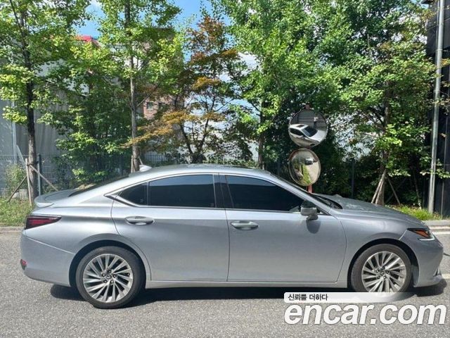 Lexus ES 300h 7-го поколения Executive - фото 3