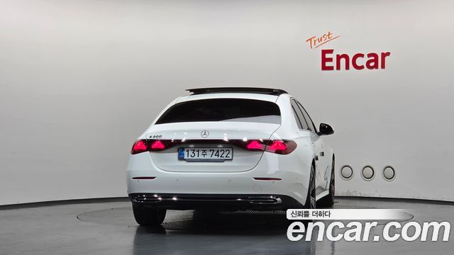 Mercedes-Benz E-Class W214 E200 Avantgarde - фото 3