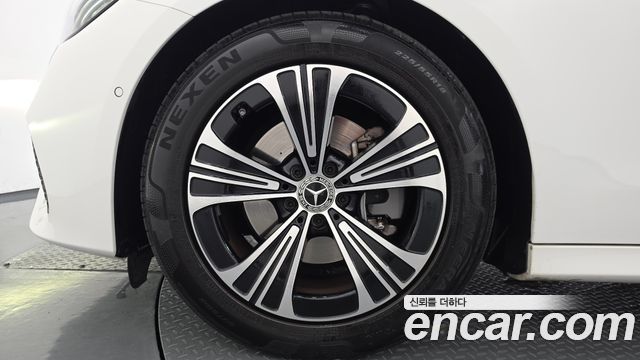Mercedes-Benz E-Class W214 E200 Avantgarde - фото 4