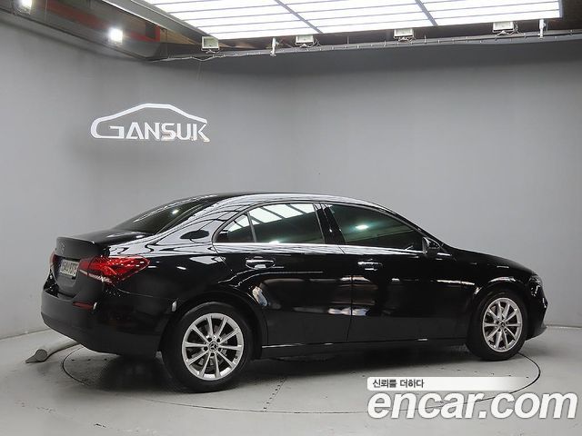 Mercedes-Benz A-Class W177 A220 Sedan - фото 3