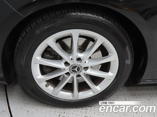 Mercedes-Benz A-Class W177 A220 Sedan - фото 4