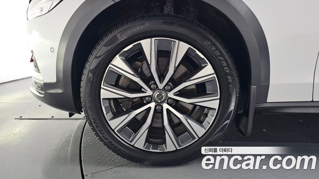Volvo V90 Cross Country B5 Pro AWD - фото 3