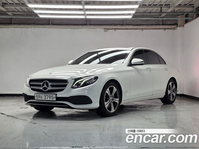 Mercedes-Benz E-Class W213 E300 Avantgarde - фото 0