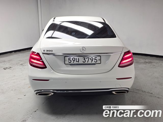 Mercedes-Benz E-Class W213 E300 Avantgarde - фото 3