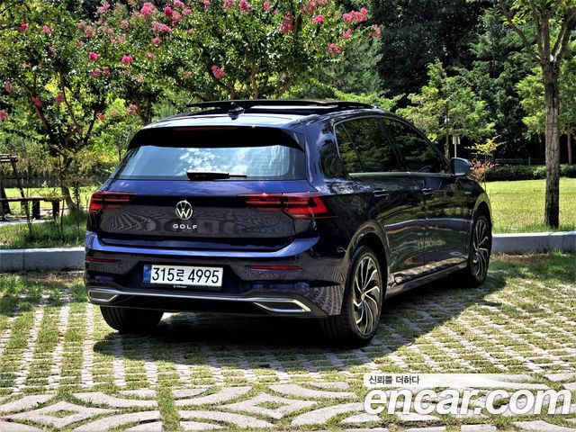 Volkswagen Golf 8-го поколения 2.0 TDI Prestige - фото 1