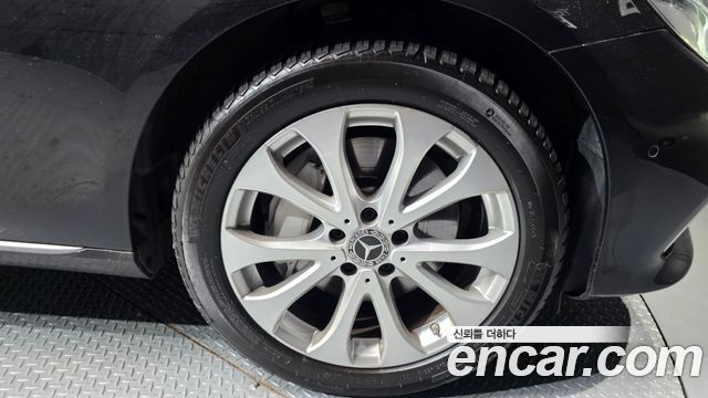 Mercedes-Benz E-Class W213 E300 4MATIC Exclusive - фото 4