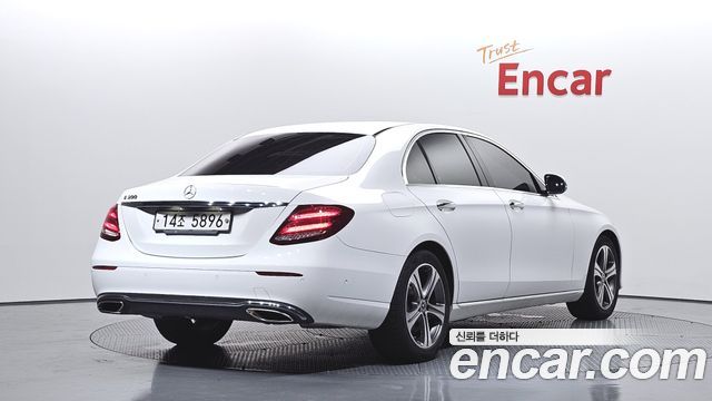 Mercedes-Benz E-Class W213 E300 Avantgarde - фото 1