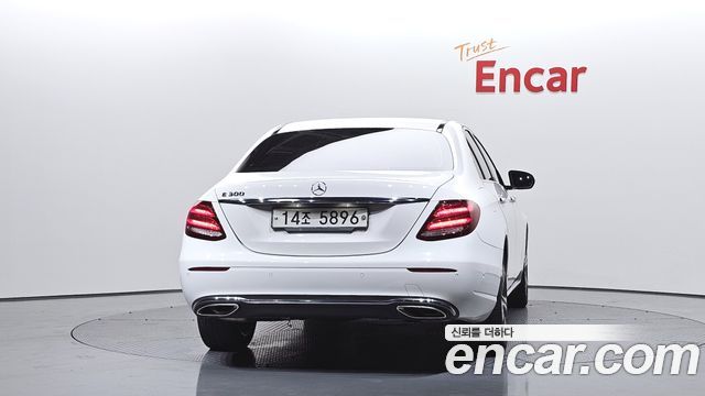 Mercedes-Benz E-Class W213 E300 Avantgarde - фото 3