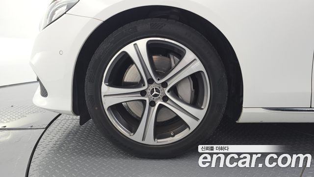 Mercedes-Benz E-Class W213 E300 Avantgarde - фото 4