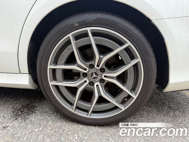Mercedes-Benz E-Class W213 E220d 4MATIC AMG Line - фото 4