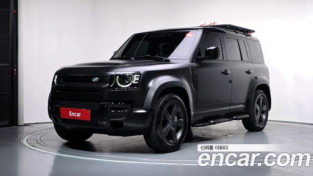 Land Rover Defender L663 110 D300 X-Dynamic HSE - фото 0