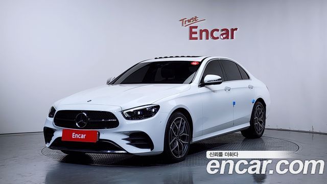 Mercedes-Benz E-Class W213 E220d 4MATIC AMG Line - фото 0