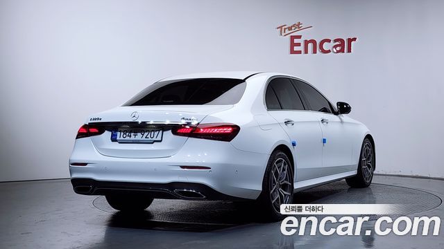 Mercedes-Benz E-Class W213 E220d 4MATIC AMG Line - фото 1