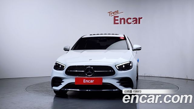 Mercedes-Benz E-Class W213 E220d 4MATIC AMG Line - фото 2