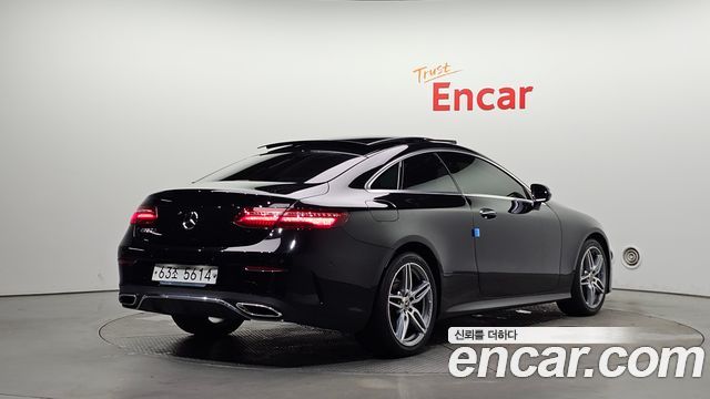 Mercedes-Benz E-Class W213 E220d Coupe - фото 1