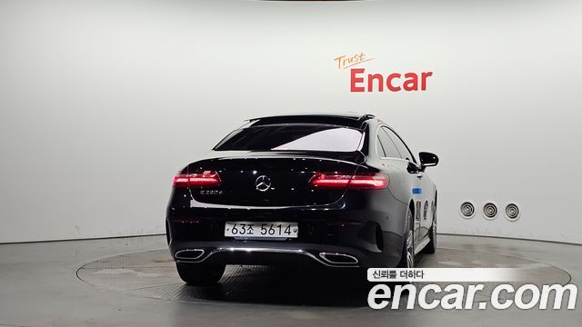 Mercedes-Benz E-Class W213 E220d Coupe - фото 3