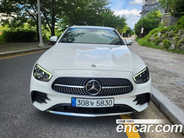 Mercedes-Benz E-Class W213 E220d 4MATIC AMG Line - фото 2