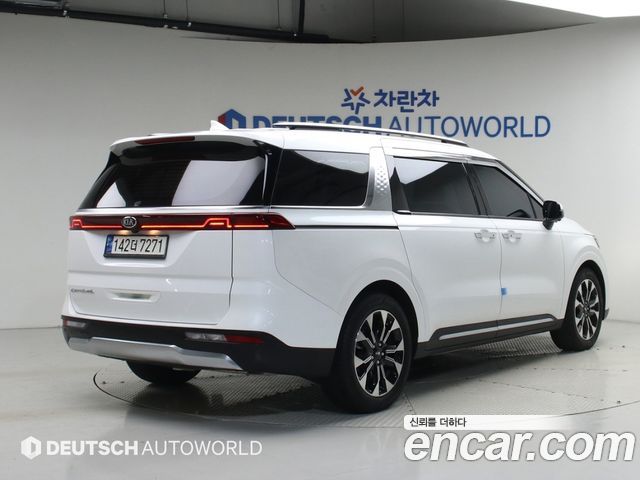 Kia Carnival 4-го поколения 9-Seater Noblesse - фото 1