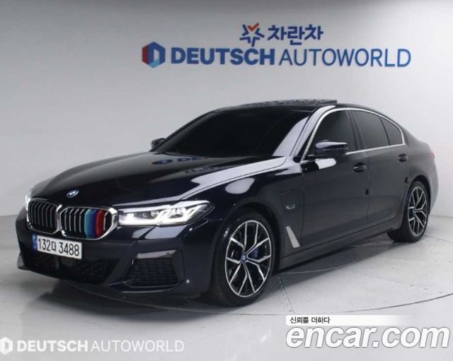 BMW 5 Series G30 530e M Sport - фото 0
