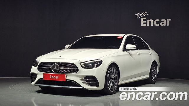 Mercedes-Benz E-Class W213 E220d 4MATIC AMG Line - фото 0