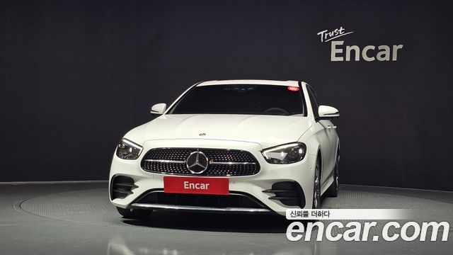 Mercedes-Benz E-Class W213 E220d 4MATIC AMG Line - фото 2