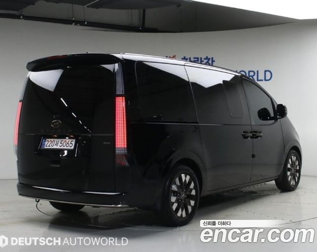 Hyundai Staria 4WD Lounge 7-Seater Inspiration - фото 1