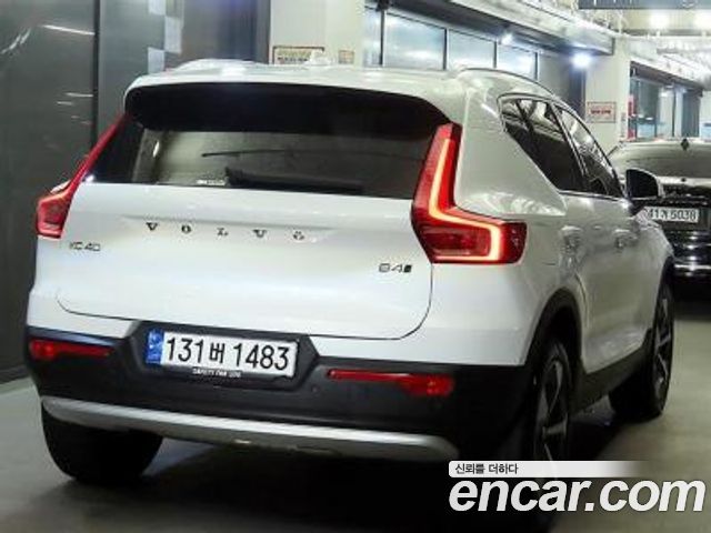 Volvo XC40 B4 Ultra Bright - фото 1