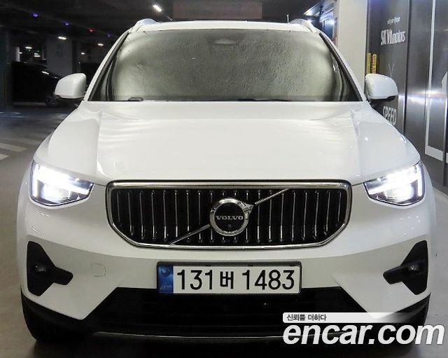 Volvo XC40 B4 Ultra Bright - фото 3
