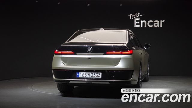 BMW 7 Series G70 740i sDrive Design Pure Excellence - фото 3
