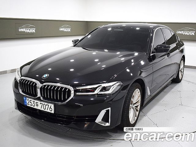 BMW 5 Series G30 530i Luxury - фото 0
