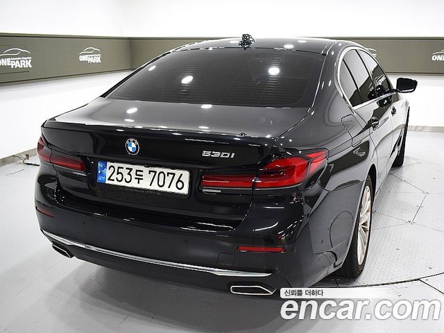 BMW 5 Series G30 530i Luxury - фото 2