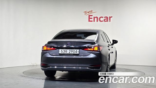 Lexus ES 300h 7-го поколения Luxury Plus - фото 3