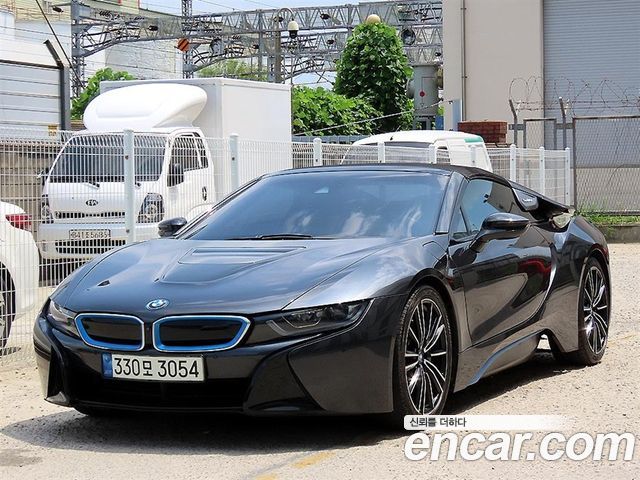 BMW i8 Roadster - фото 0