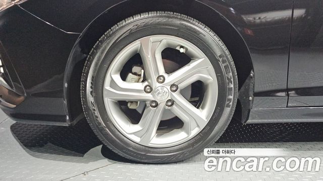 Hyundai Sonata 2.0 Smart Spicial - фото 4