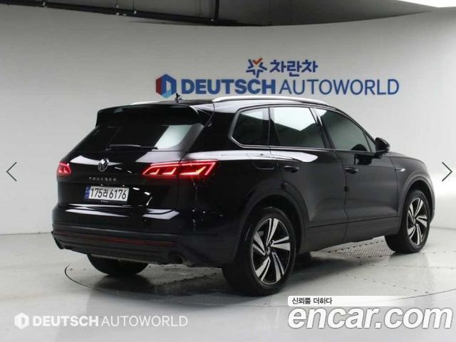 Volkswagen Touareg 3-го поколения 3.0 TDI Premium - фото 1