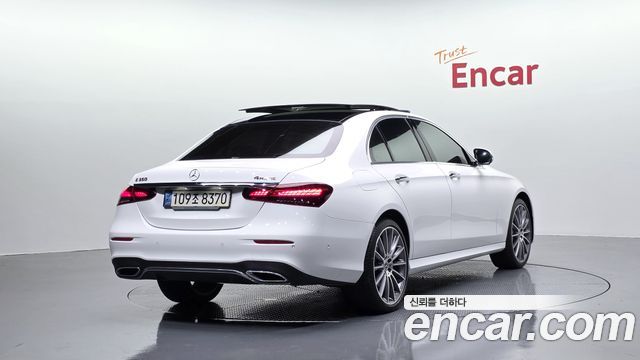Mercedes-Benz E-Class W213 E350 4MATIC AMG Line - фото 1