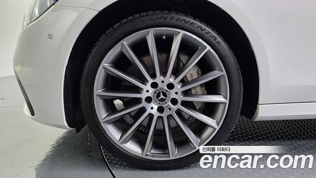 Mercedes-Benz E-Class W213 E350 4MATIC AMG Line - фото 4