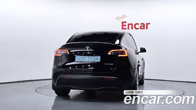 Tesla Model Y Long Range AWD - фото 3