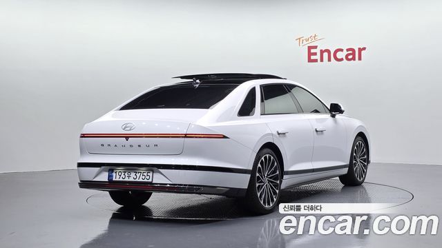 Hyundai Grandeur GN7, гибрид Calligraphy - фото 1