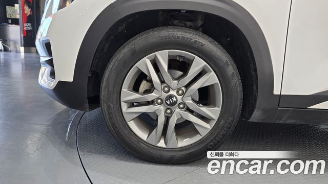 Kia Seltos Diesel 1.6 2WD Prestige - фото 4